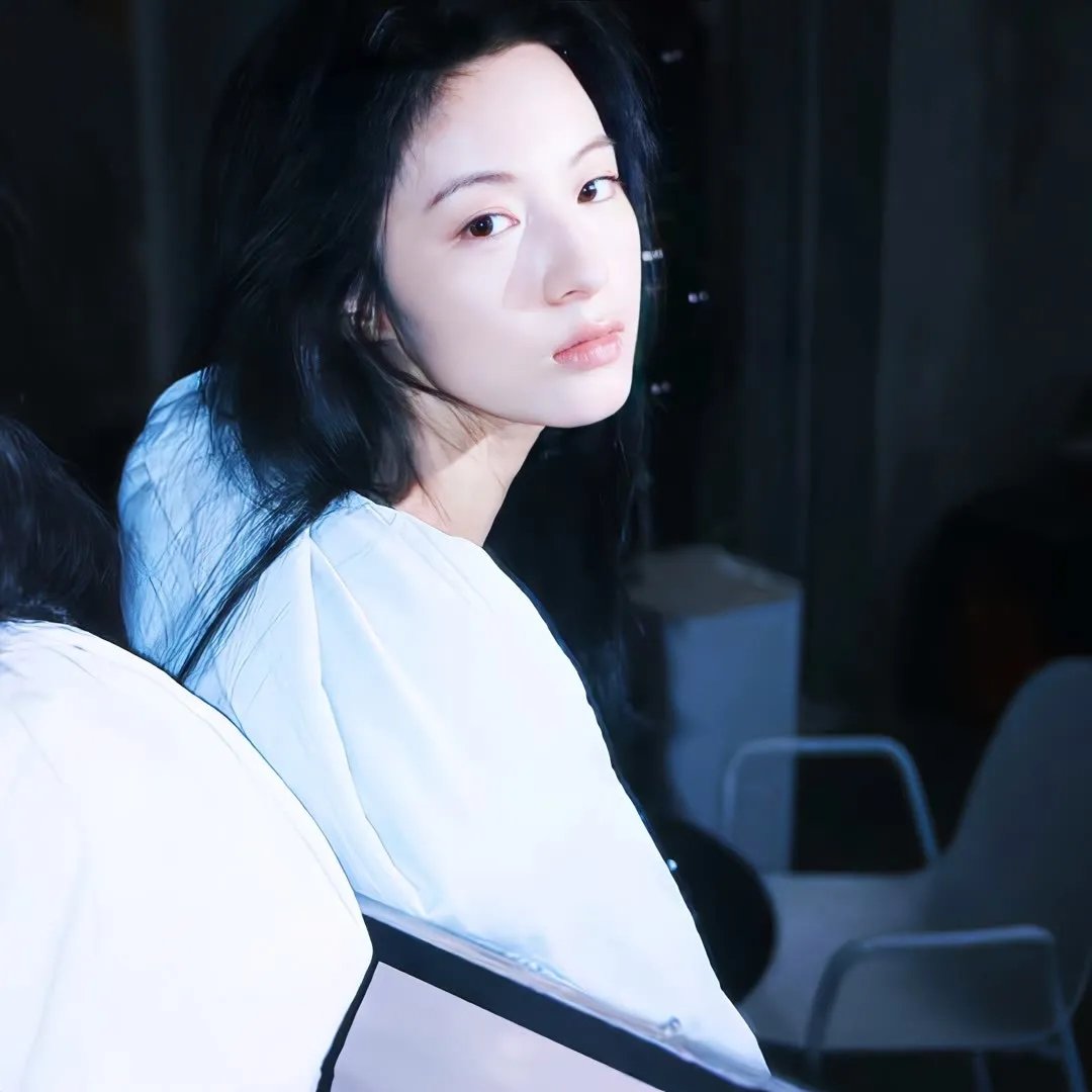 女孩,母亲与恶魔 在线观看